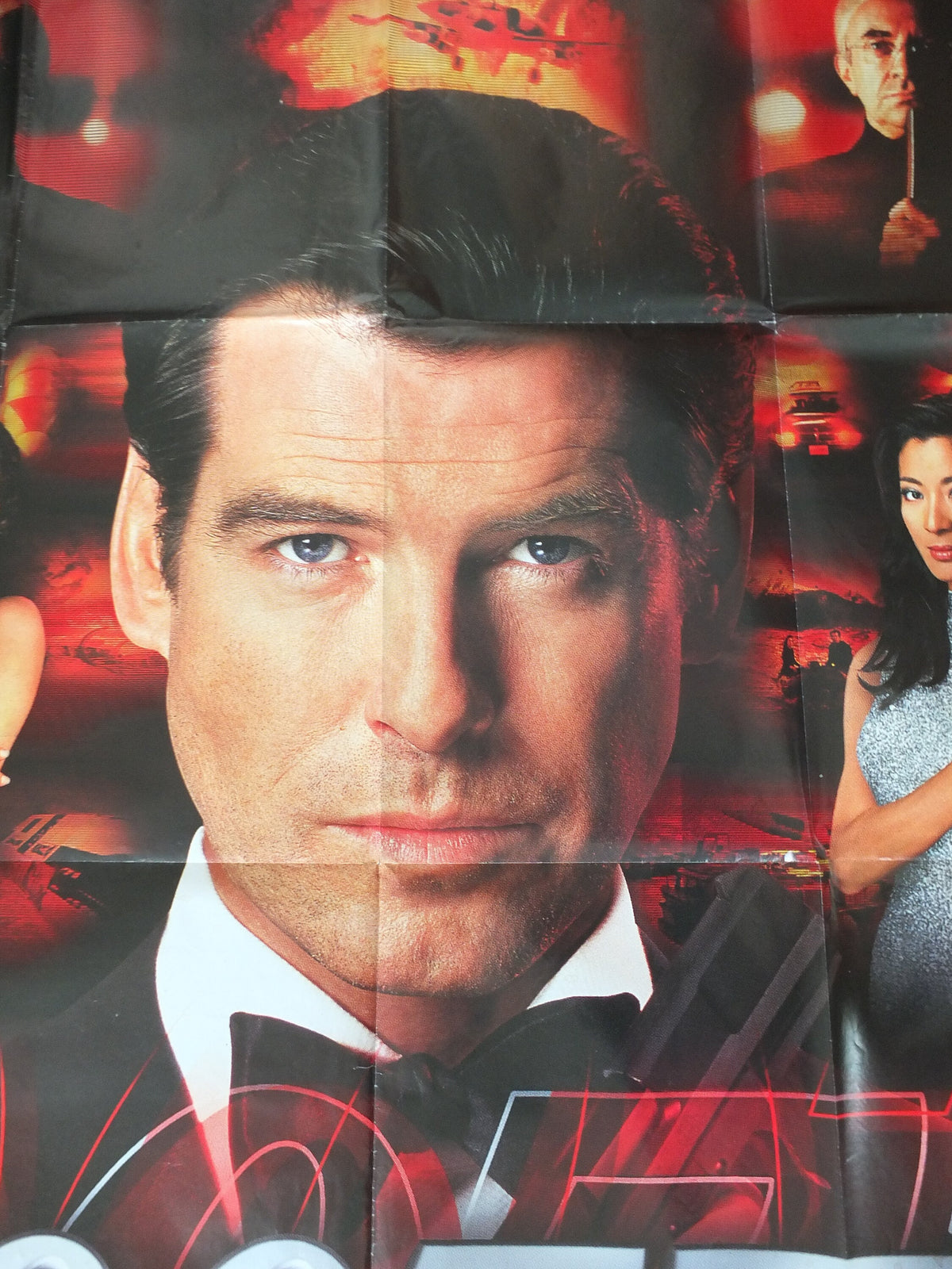 Original Vintage French Movie Poster Tomorrow Never Dies 007 James Bond 1997 wall art affiche de film Pierce Brosnan Ian Fleming Pryce