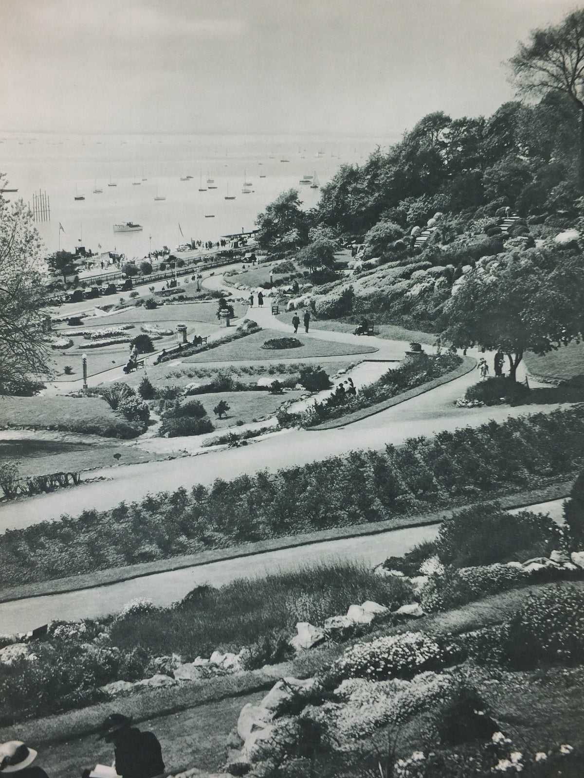 1947 Southend On Sea Britain Poster, Public Gardens, Travel Association United Kingdom, travel tourism, holiday vacation wall art decor