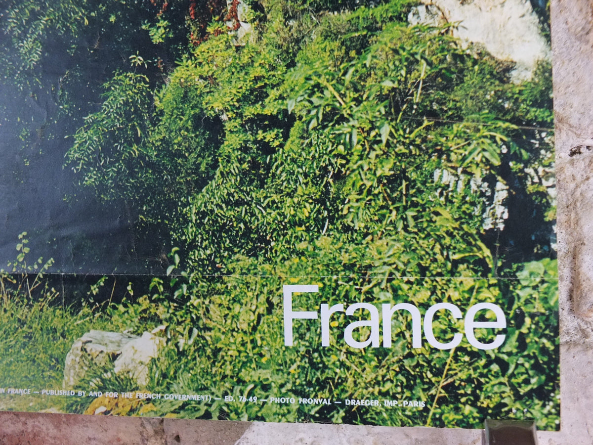 1960s Saint-Cirq-Lapopie Poster. Vallee du Lot, St Cirq la Popie, France, travel wall art decor