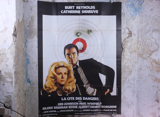 1975 Hustle Poster, Burt Reynolds Catherine Deneuve, La Cite Des Dangers, French "Grande" size, Vintage French, film cinema wall art decor