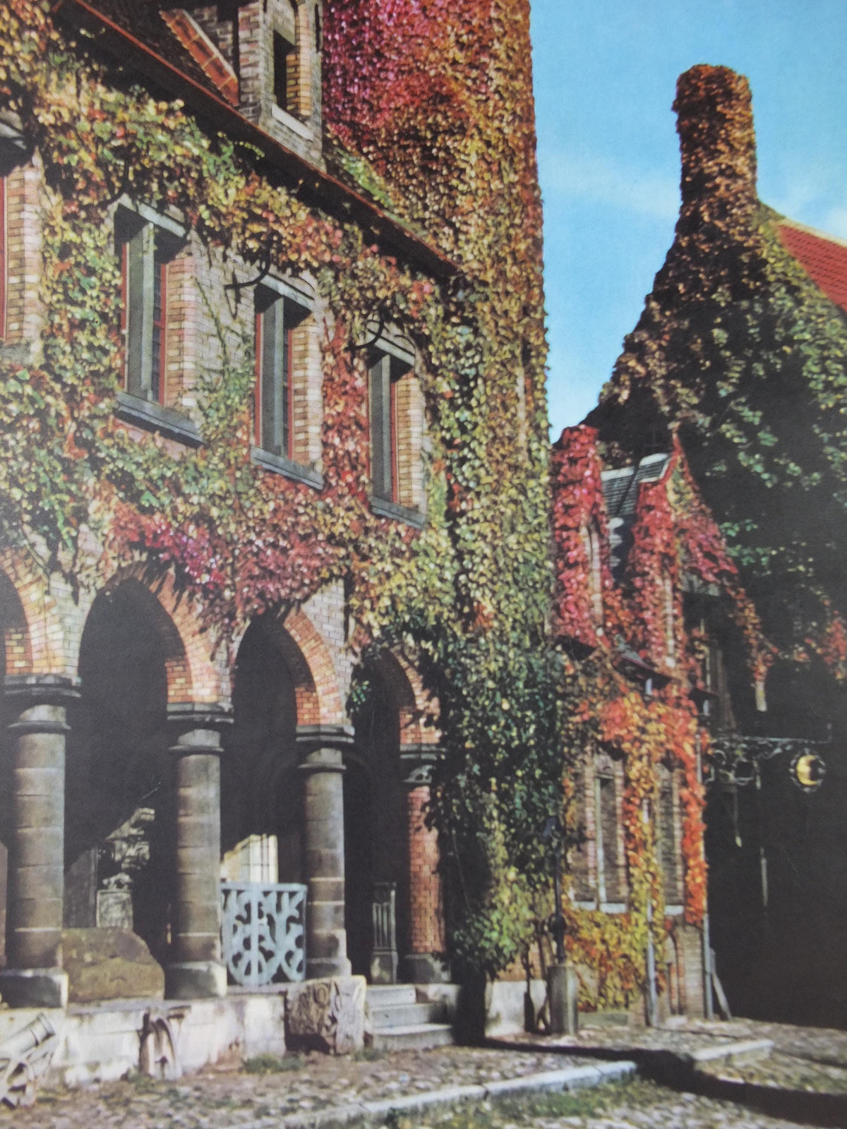 1960s Belgium Travel Poster, Bruges, Gruuthusemuseum, Ville d'Art, Musee Gruuthuse, Belgique travel tourism holiday vacation wall art