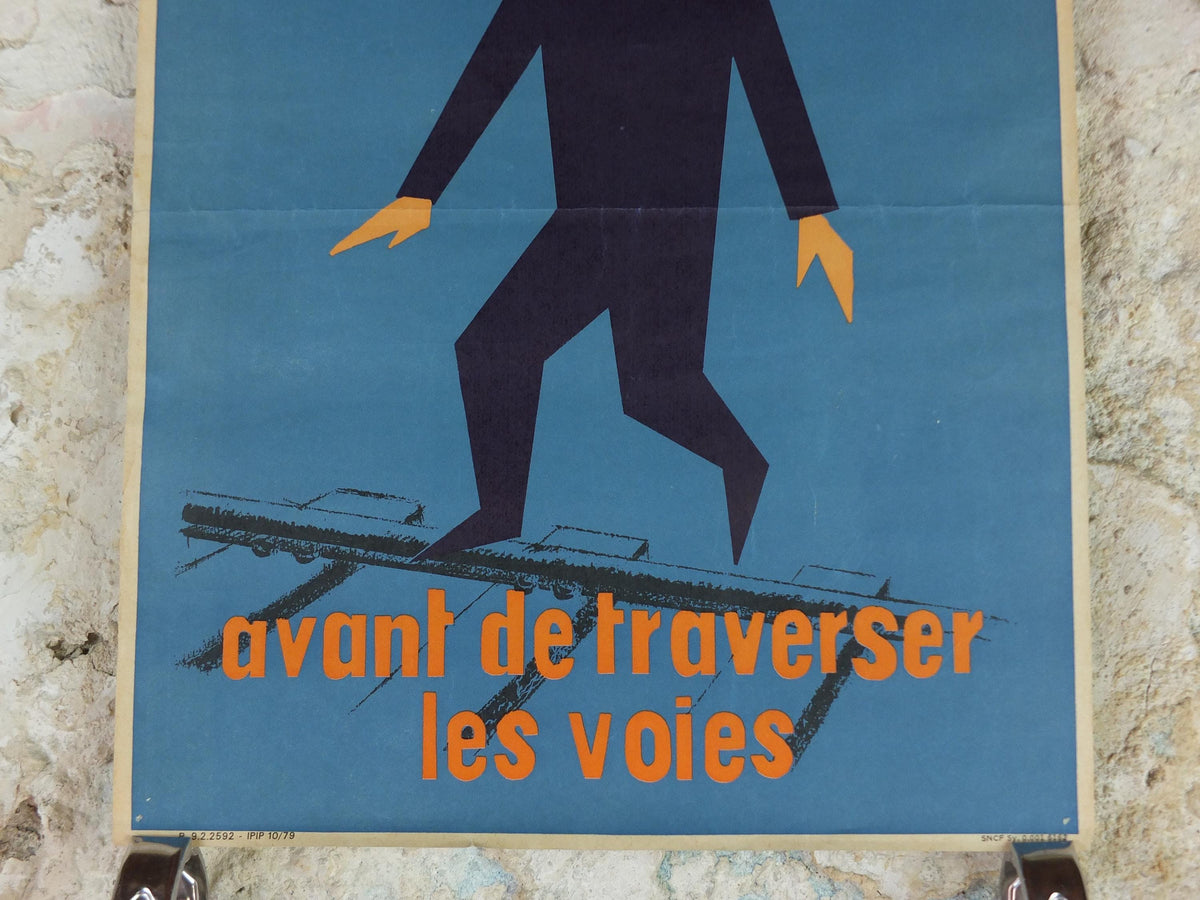 1950s SNCF rail safety poster, Look both ways before crossing, two heads, industrial, train rail dangers, retro wall art decor
