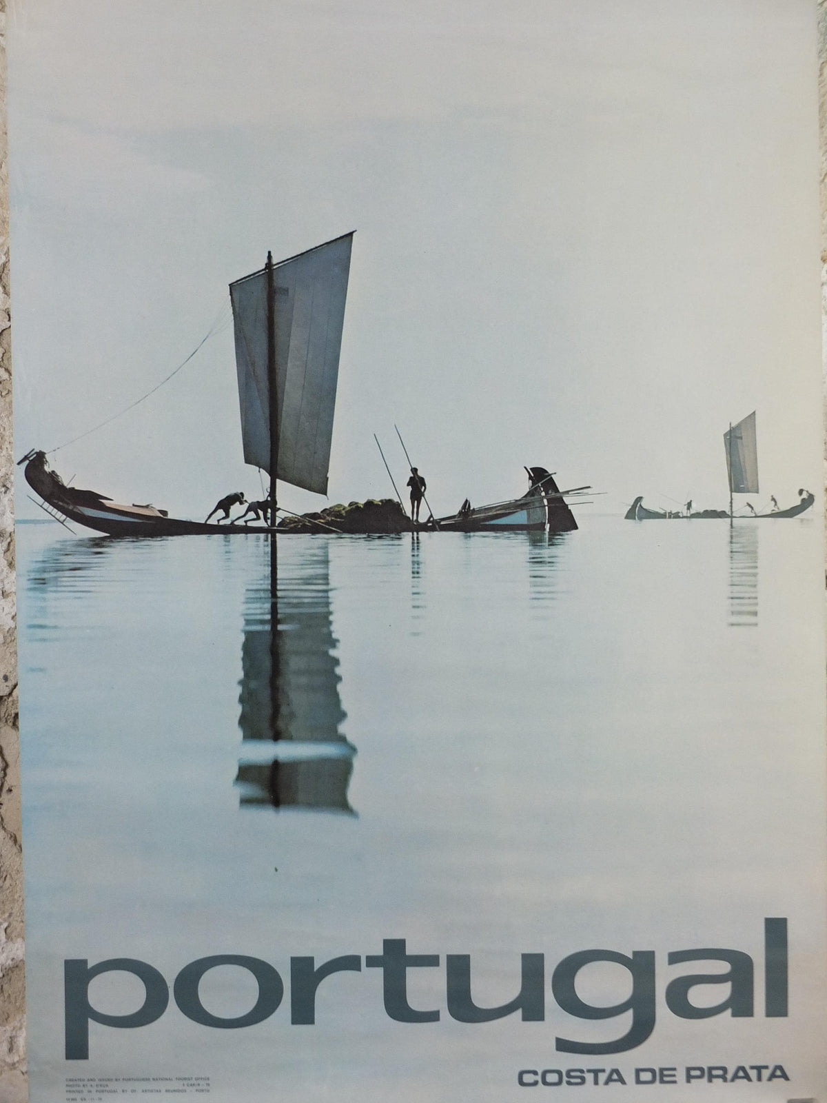 1979 Portugal Travel Poster, Costa de Prata, Portugal, barcos de pesca, xávega fishing boats, Portuguese travel wall art decor