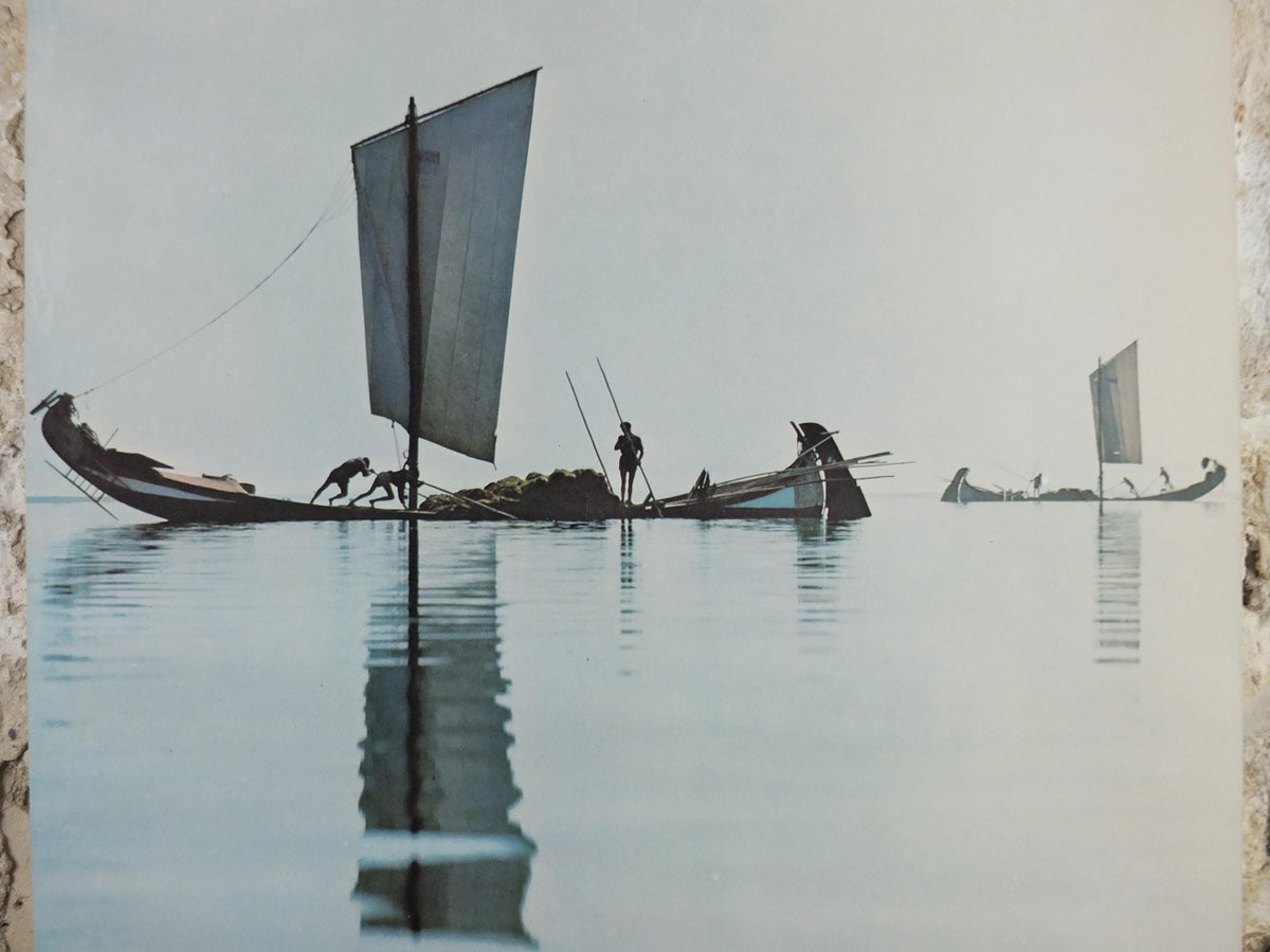 1979 Portugal Travel Poster, Costa de Prata, Portugal, barcos de pesca, xávega fishing boats, Portuguese travel wall art decor