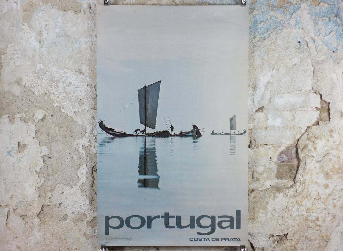 1979 Portugal Travel Poster, Costa de Prata, Portugal, barcos de pesca, xávega fishing boats, Portuguese travel wall art decor