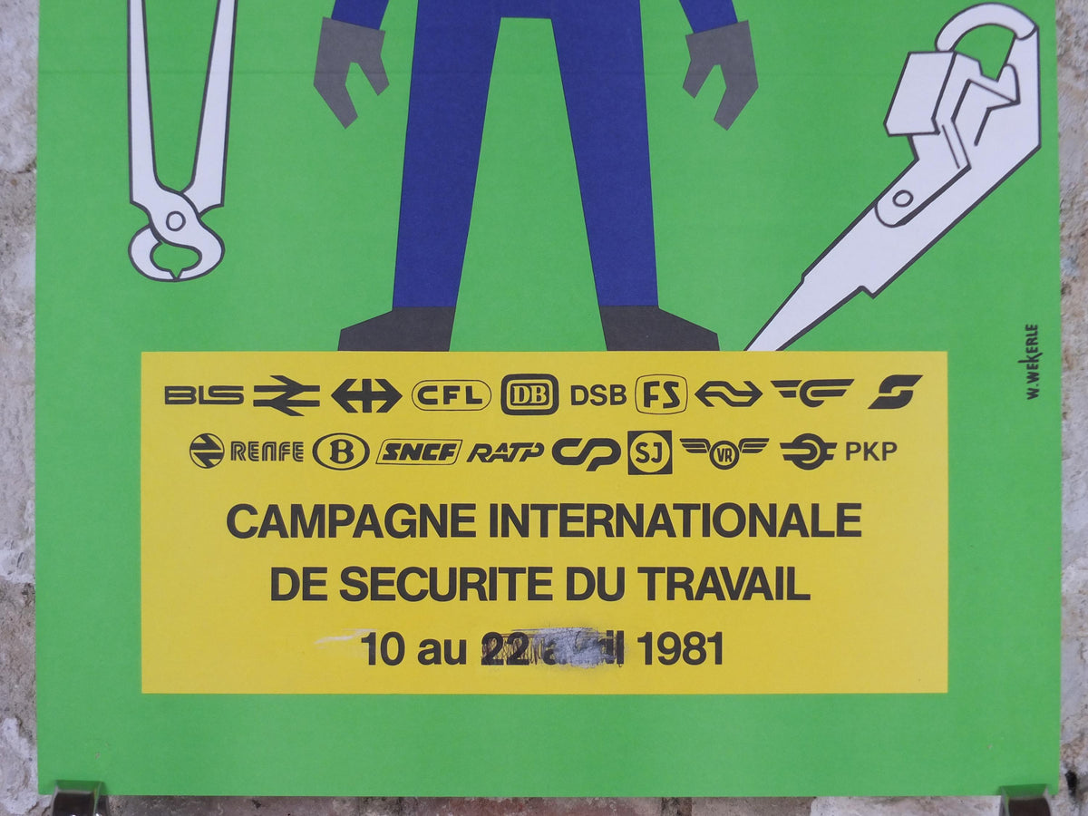 1981 Industrial Safety Poster, UIC manufacturing international work safety campaign, campagne internationale de sécurité du travail wall art