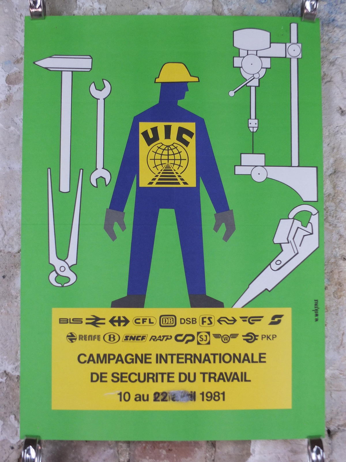 1981 Industrial Safety Poster, UIC manufacturing international work safety campaign, campagne internationale de sécurité du travail wall art